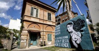 Copertina di Gli alloggi delle donne di ‘Lucha Y Siesta’ già in vendita: le foto sui siti immobiliari