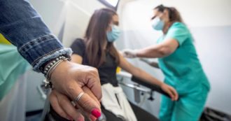 Copertina di Il caos del mix vaccinale De Luca: non lo faremo