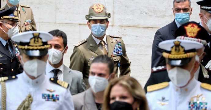 Figliuolo: “A giugno 1 mln di dosi”. Altro annuncio a vanvera