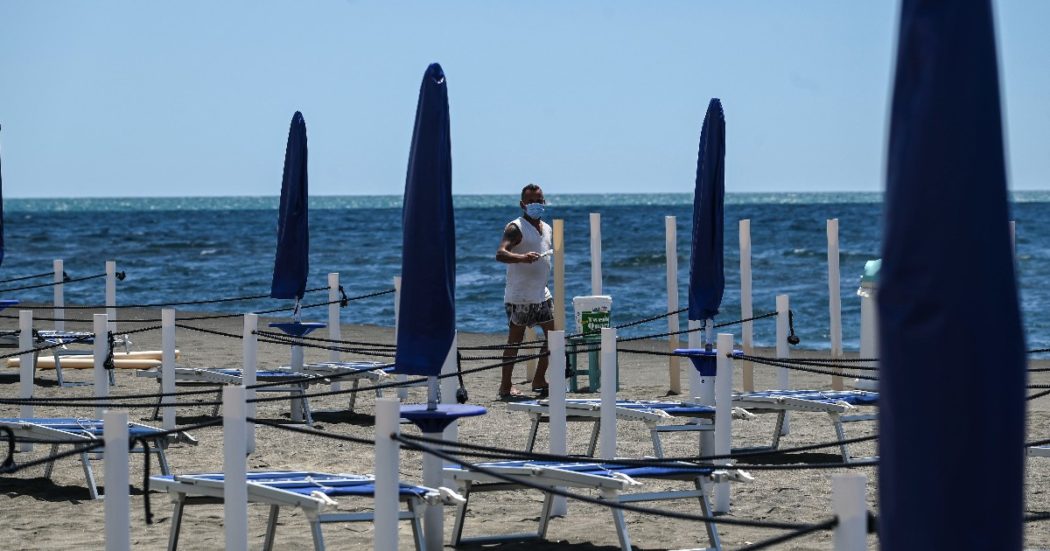 Spiagge, per la lobby dei balneari un’altra estate senza gare. E pagano ancora allo Stato solo 100 milioni l’anno a fronte di 15 miliardi di ricavi