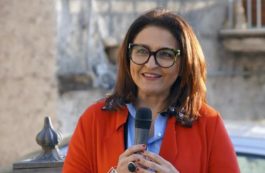 Copertina di Regionali Calabria, Maria Antonietta Ventura ritira la sua candidatura: Pd-M5s a caccia di un nuovo sfidante di Occhiuto e De Magistris