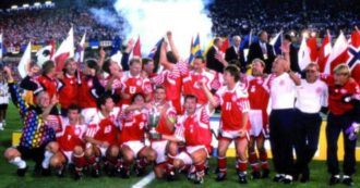 Copertina di Danimarca campione d’Europa da ripescata: 30 anni fa il torneo più incredibile di sempre. Sivebaeck: “Fu qualcosa di straordinario”