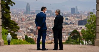 Copertina di Incontro Draghi-Sanchez a Barcellona: “Dall’Ue servono solidarietà e responsabilità condivisa sui migranti”