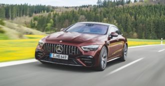 Copertina di AMG GT 4, il coupé diventa “estremo”