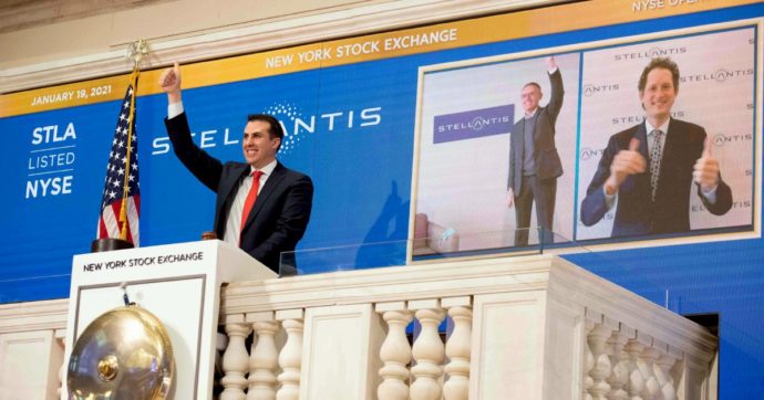 Esuberi e hub elettrico, Stellantis ora tiene per la gola il governo