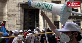 Copertina di Whirlpool, lavoratori in piazza a Roma: “Sono cambiati tre governi ma non è mai stata trovata una soluzione per questa vertenza”
