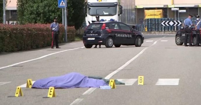 L’autista forza il picchetto e uccide un sindacalista