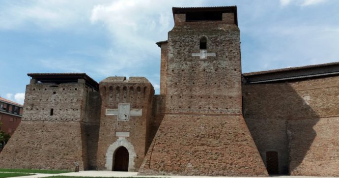 Copertina di Emilia-Romagna, i Comuni vanno all’assalto dei castelli