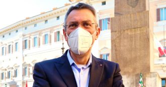 Copertina di Landini: “Lavoro disprezzato, a rischio tenuta democrazia. Andremo in piazza a chiedere la proroga del blocco dei licenziamenti”