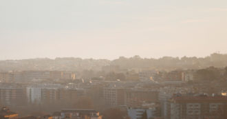 Copertina di Smog, 4 città italiane tra le peggiori d’Europa: tutte in Pianura Padana. Cremona maglia nera del Paese e seconda nel continente