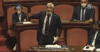 Copertina di Al Senato l’attacco contro il reddito di cittadinanza di Pier Ferdinando Casini, sempre parlamentare dal 1983