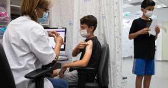 Israele, variante Delta fa crescere i contagi: torna l’obbligo della mascherina al chiuso. Rinviato al 1° agosto ingresso a turisti vaccinati