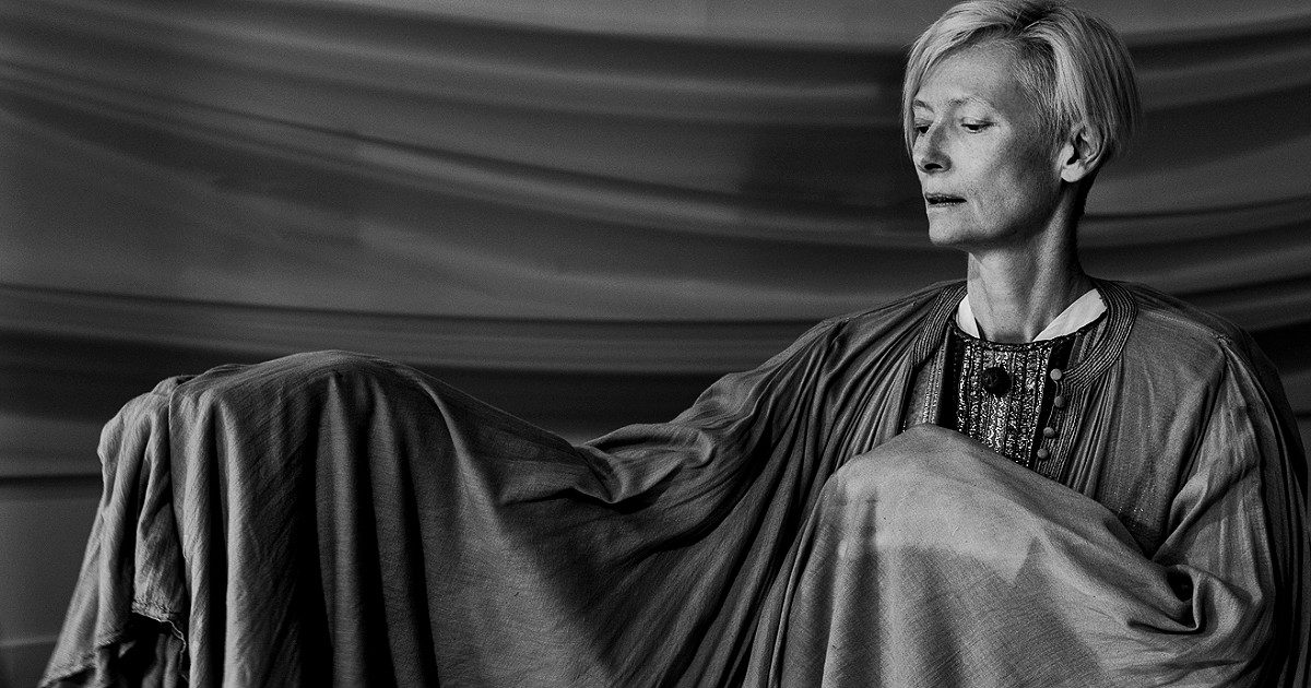 Embodying Pasolini, Tilda Swinton “indossa” la memoria visionaria dell’indimenticabile intellettuale