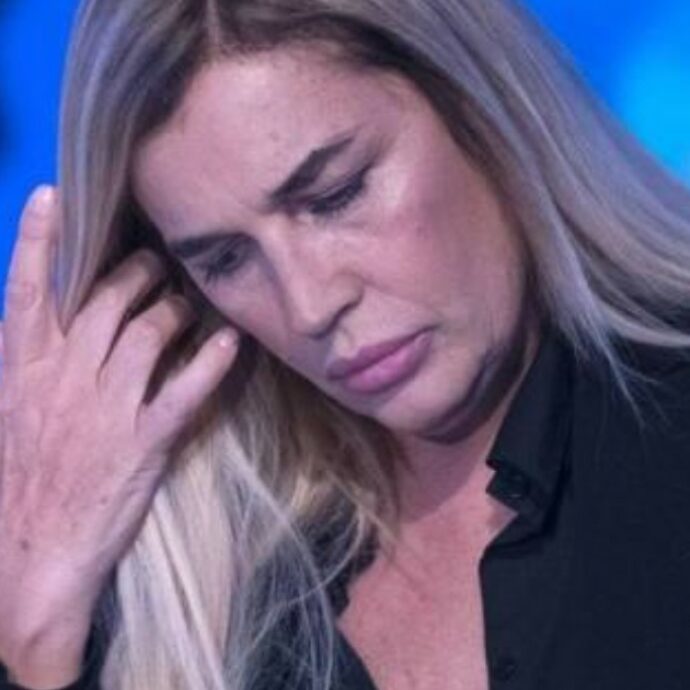 Lory Del Santo imputata per diffamazione: aveva raccontato di aver subito molestie dal regista Sergio Leone. Coinvolta anche la conduttrice Caterina Balivo