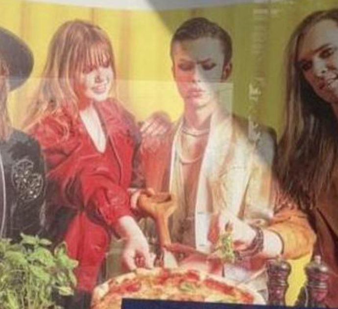 Maneskin, i sosia nella pubblicità della mozzarella per la pizza surgelata: la trovata in Lettonia