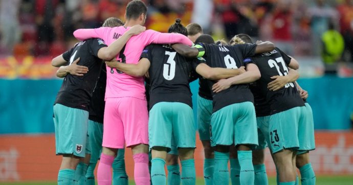 Europei 2021, le avversarie dell’Italia oltre il campo – L’Austria e quella ingerenza politica per decidere il colore della maglia nazionale