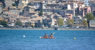 Copertina di Turista olandese di 22 anni si immerge nel lago di Bracciano e scompare: ricerche in corso