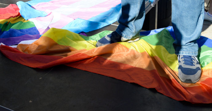 Torino, 18enne si suicida: aperta un’inchiesta per stabilire se sia stato vittima di omofobia o bullismo