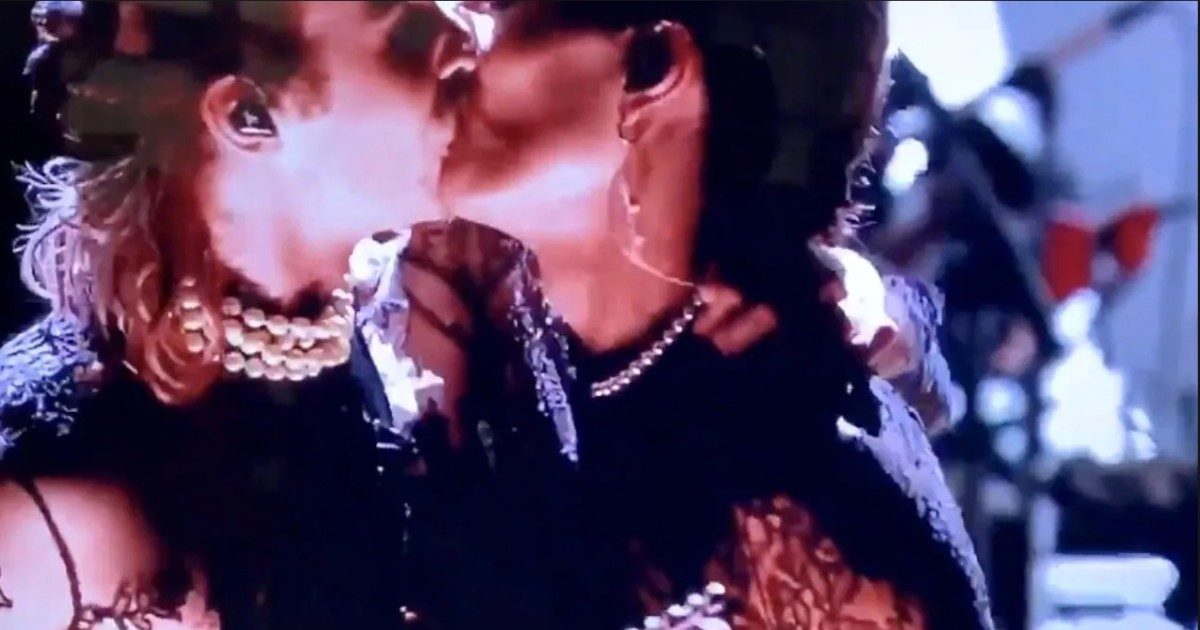 Maneskin, Damiano e Thomas si baciano in diretta tv in Polonia: “L’amore non è mai sbagliato”