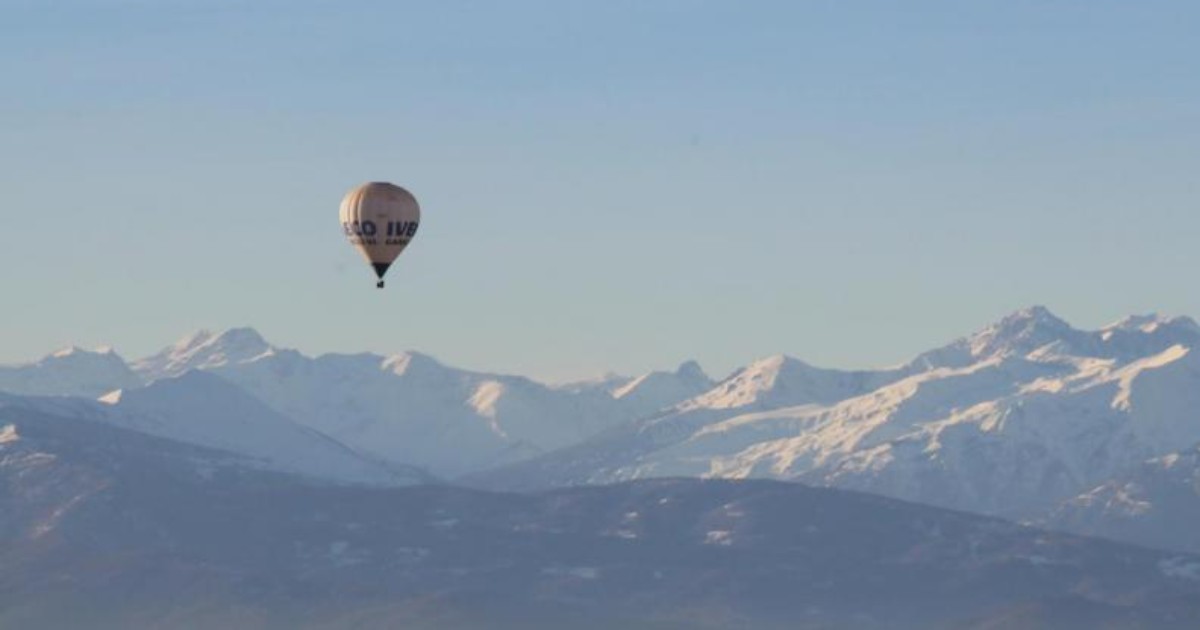 Do you fly into space in a hot air balloon?  The United States, Japan and France are working on it