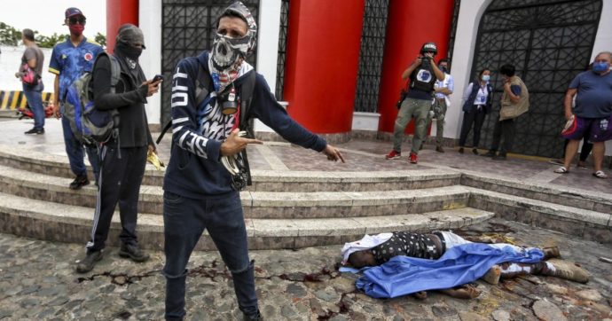 Colombia di sangue, due mesi di repressione. Il Paese martoriato da Covid, crimini di Stato e disuguaglianze