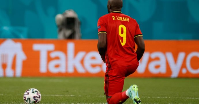 Black lives matter, l’Italia si inginocchierà nei quarti degli Europei contro il Belgio perché seguirà Lukaku e compagni