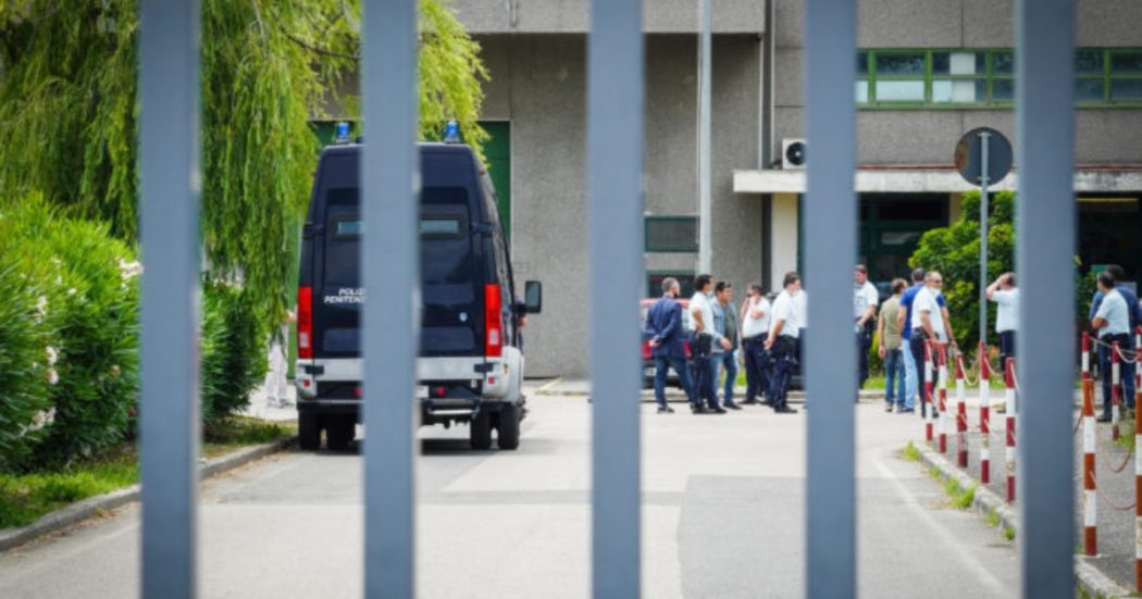 Violenze ai detenuti del carcere di Santa Maria Capua Vetere: tornano in servizio 6 agenti che erano stati sospesi