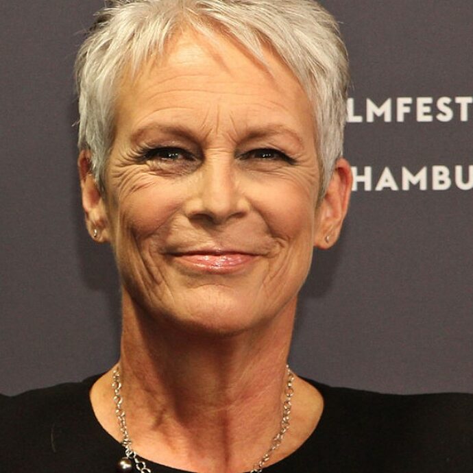 “Sono stata costretta a sottopormi a un intervento di chirurgia estetica a 25 anni a causa di un commento mentre giravo un film”: Jamie Lee Curtis racconta