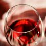 Copertina di Colpo da 5 milioni alla cantina Antinori: rubate 30mila bottiglie. “Sono arrivati con due camion. Il più grande furto di vino mai visto”