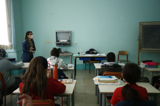 Brindisi, genitori denunciano il prof: “Nostro figlio minacciato di morte”