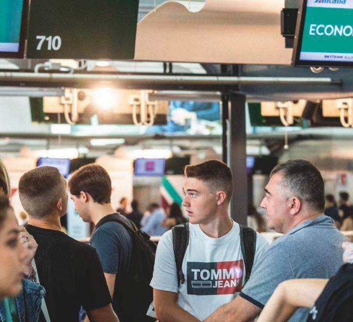 Voli di Pasqua e primavera a rischio per la guerra in Iran? Ecco le tratte più in pericolo di cancellazioni e rincari