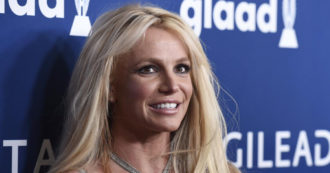 Copertina di Britney Spears torna libera: “In trappola per 13 anni, sono stata silenziata e minacciata. Vi devo tutto, mi avete salvato la vita”