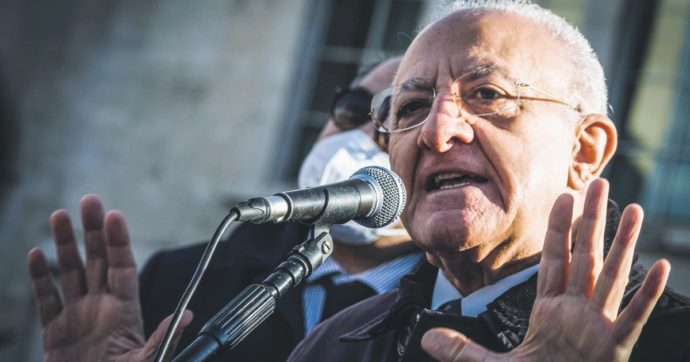 De Luca compiace Bonomi e spara balle sul Reddito