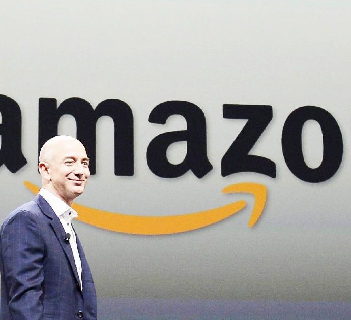 Jeff Bezos, fondatore di Amazon, è l’uomo più ricco del mondo e tra gli italiani “vince” la famiglia Ferrero