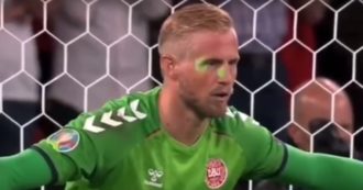 Copertina di Europei, Uefa apre procedimento disciplinare contro l’Inghilterra per il laser puntato sul portiere Schmeichel al momento del rigore