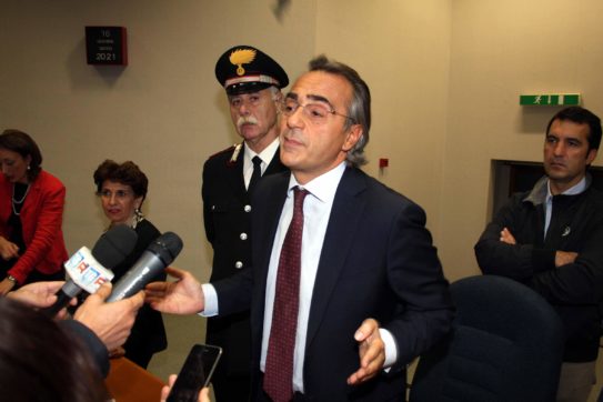 Copertina di Duello per la nomina del presidente del tribunale di Palermo,  il Csm spaccato in due