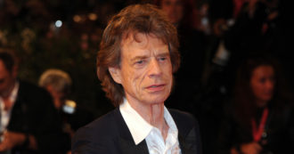 Copertina di Europei 2021, Mick Jagger viola la quarantena per andare allo stadio a vedere l’Inghilterra: “Rischia 10mila sterline di multa”