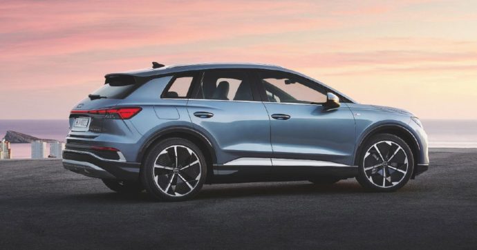 Copertina di Audi Q4 e-tron: l’auto di peso (oltre 2.000 kg) è già un “best-seller”