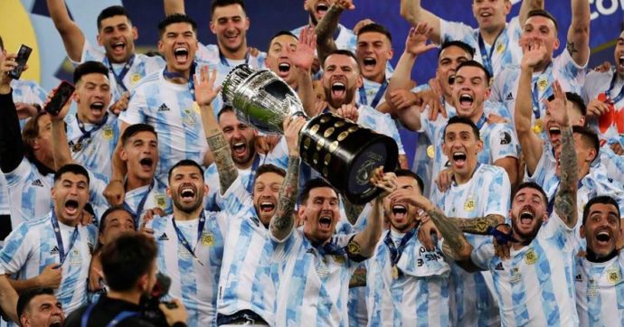 L’Argentina vince la Coppa America: battuto il Brasile per 1 a 0. Finisce la maledizione di Messi nella Selección