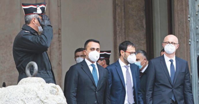 Conte, il pressing degli eletti: “Ora decidi se lasciare i 5S”