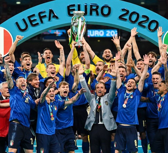 Italia campione d’Europa, la finale degli Europei fa esplodere l’Auditel: 83,5% di share, un record. Tutti incollati allo schermo fino a mezzanotte