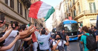 Copertina di Caso bus Azzurri, così i campioni d’Europa hanno potuto sfilare per Roma