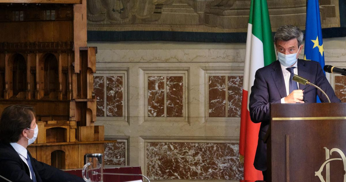 Reddito di cittadinanza, il rapporto Inps: “Ancora di salvezza” per minori, disabili e svantaggiati. Due percettori su tre non lavorano da anni. Orlando: “Basta campagna contro i poveri”