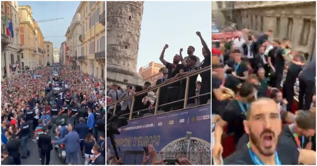 Bagno di folla a Roma per gli Azzurri: centinaia di persone (senza distanziamento) salutano la squadra che sfila a bordo del bus scoperto