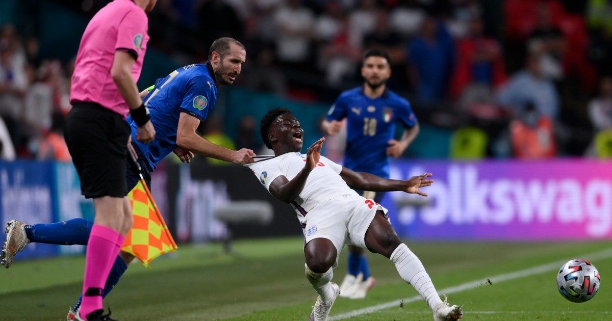 Italia campione d’Europa, la Bbc prende in giro Giorgio Chiellini: “Qualcuno glielo dica”