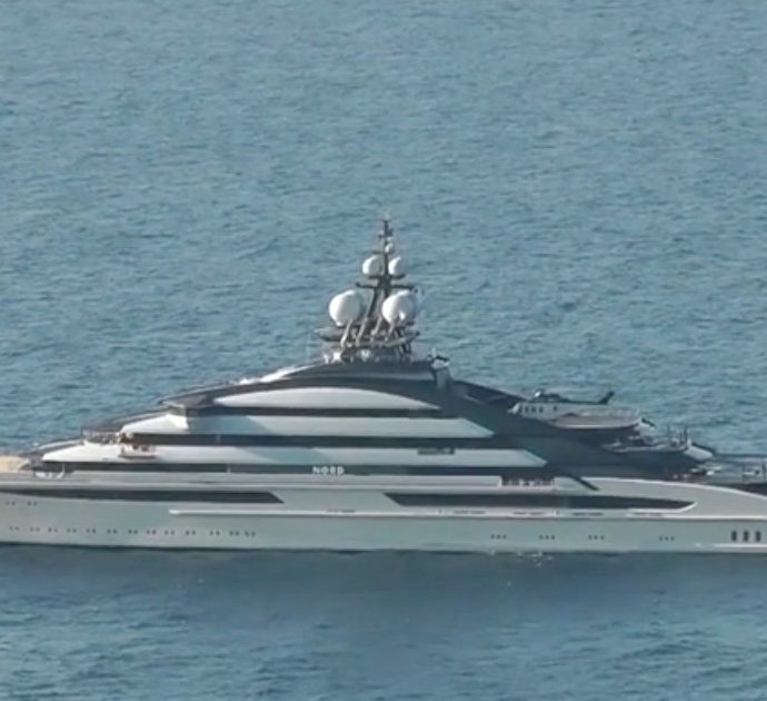 Lusso e sfarzo galleggiante, a Capri arriva il mega yacht “Nord” da 142 metri. Di proprietà di un magnate russo, è costato decine di milioni di euro