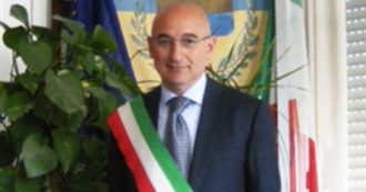 Copertina di Calabria, arrestato il sindaco di Trebisacce: “Irregolarità nella raccolta firme della sua lista per le elezioni regionali, truffa e concussione”