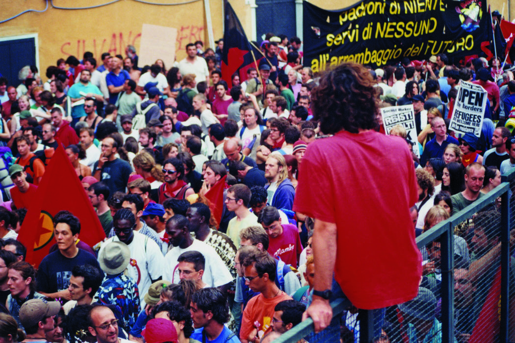 Proteste contro il summit del G8, Genova luglio 2001. 19 luglio, corteo dei Migranti.