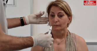 Copertina di Covid, recuperare l’olfatto e il gusto? Ecco come funziona lo “sniff test” messo a punto all’ospedale San Giovanni di Roma – Video