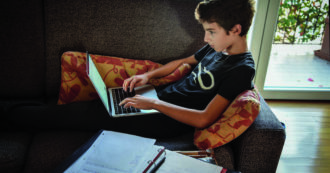 Tra gli adolescenti crescono i disturbi psichiatrici. Per questo va potenziato il supporto psicologico